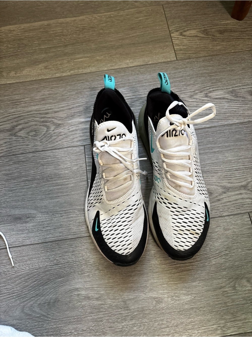 Nike Men’s Sneakers in White with Teal Accents